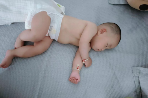 金昌怀孕肚子撑的难受